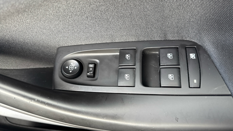 Vauxhall Astra 1.4T 16V 125 Design 5dr Petrol Hatchback